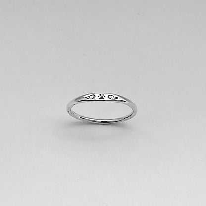 Minnesgåva – Ringen ”Min fyrbenta ängel är alltid nära” (med liten tass och vingar)