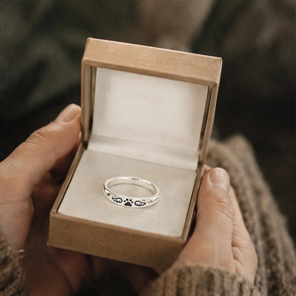 Minnesgåva – Ringen ”Min fyrbenta ängel är alltid nära” (med liten tass och vingar)
